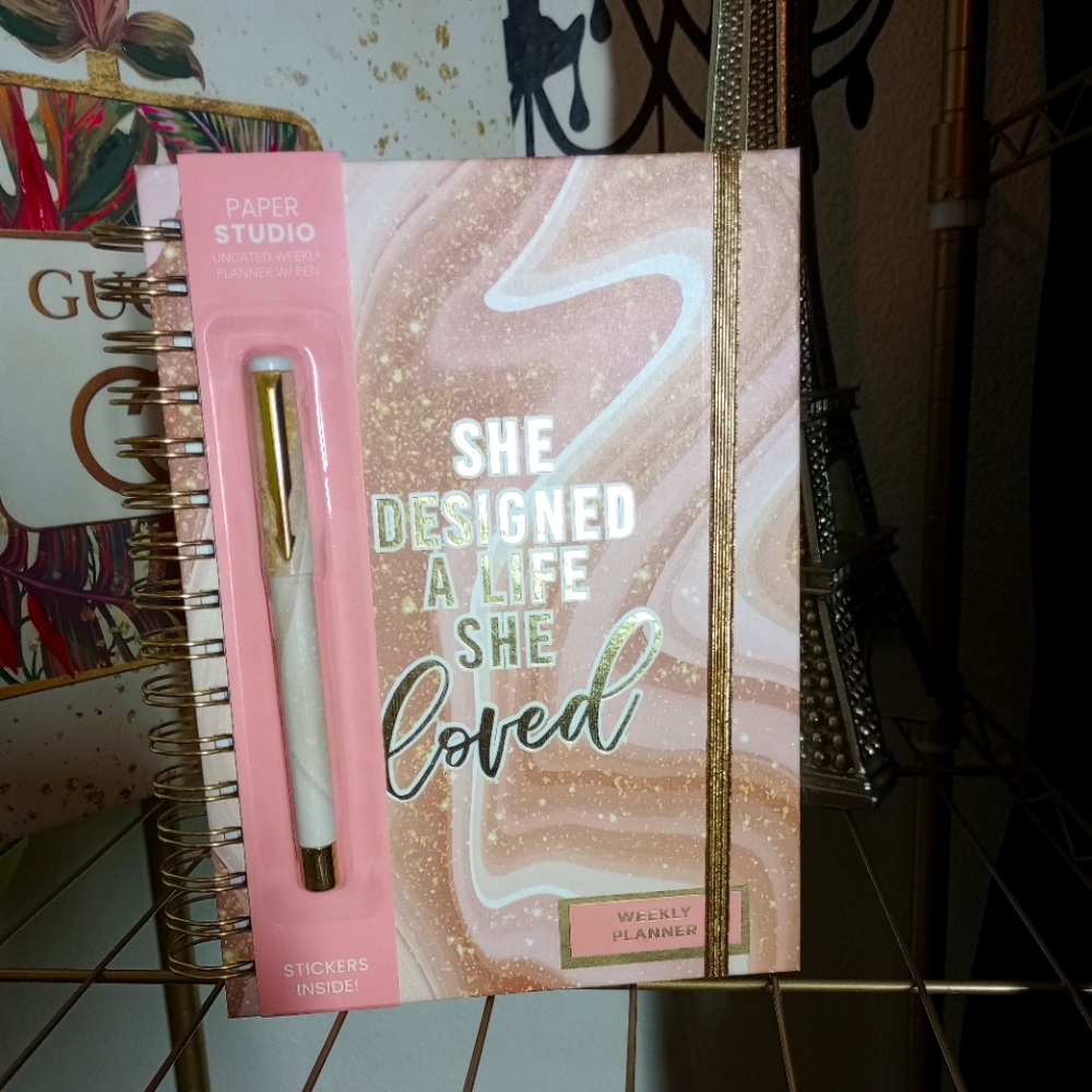 Weekly Planner PAPER STUDIO. Includes Pen. 7 x 8 5/8 in. Glam Pink & Gold Marble